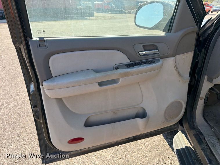 image for item EP7599 2008 Chevrolet Suburban SUV