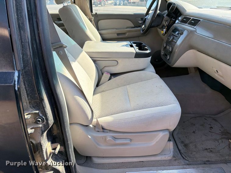 image for item EP7599 2008 Chevrolet Suburban SUV