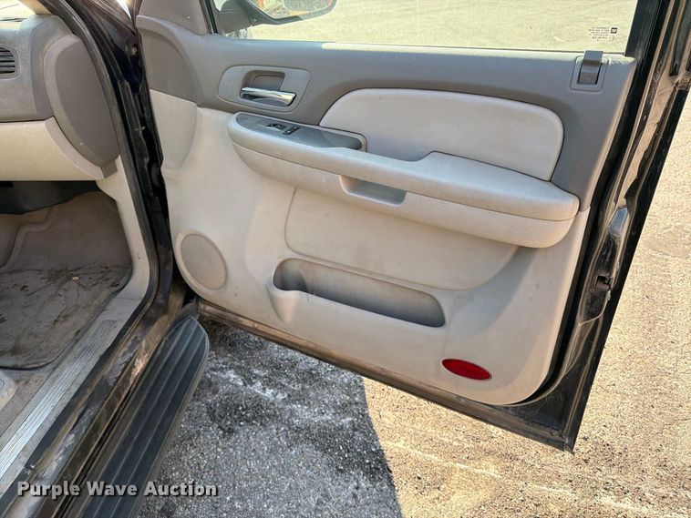 image for item EP7599 2008 Chevrolet Suburban SUV