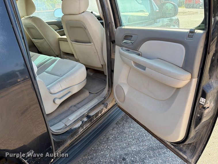 image for item EP7599 2008 Chevrolet Suburban SUV