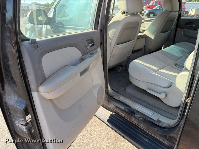 image for item EP7599 2008 Chevrolet Suburban SUV
