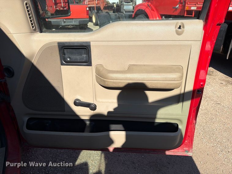 image for item EP7600 2007 Ford F150 Ext. Cab pickup truck