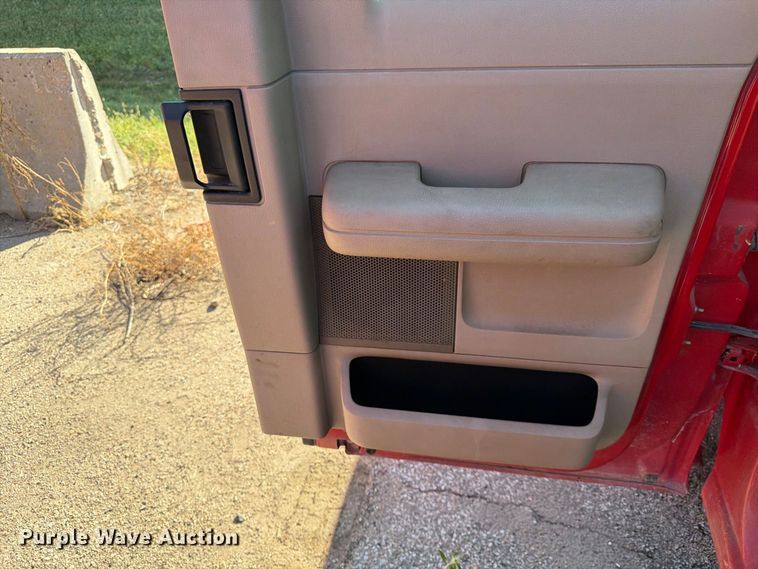 image for item EP7600 2007 Ford F150 Ext. Cab pickup truck