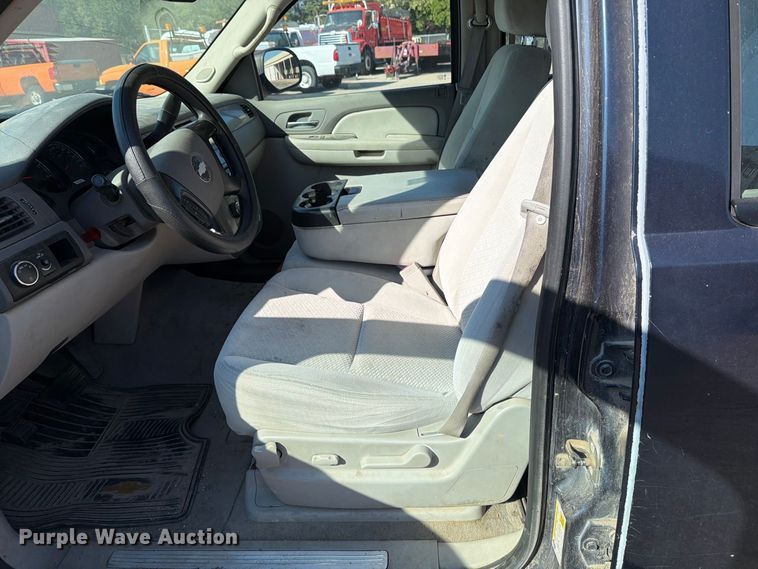 image for item EP7601 2008 Chevrolet Suburban SUV