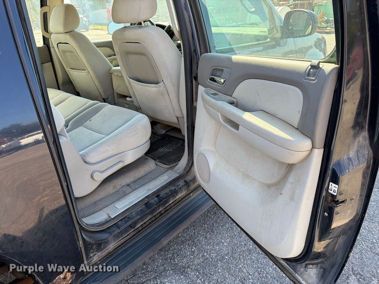 image for item EP7601 2008 Chevrolet Suburban SUV