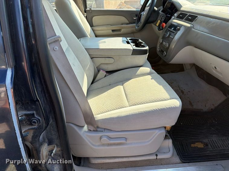 image for item EP7601 2008 Chevrolet Suburban SUV