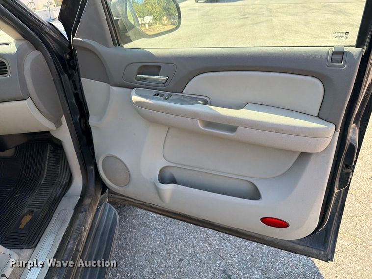 image for item EP7601 2008 Chevrolet Suburban SUV