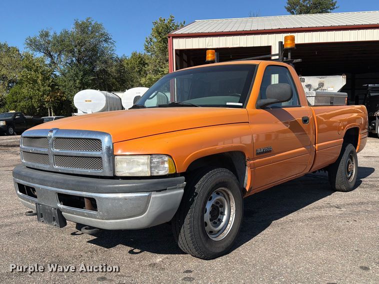2001 Dodge Ram 2500 pickup truck