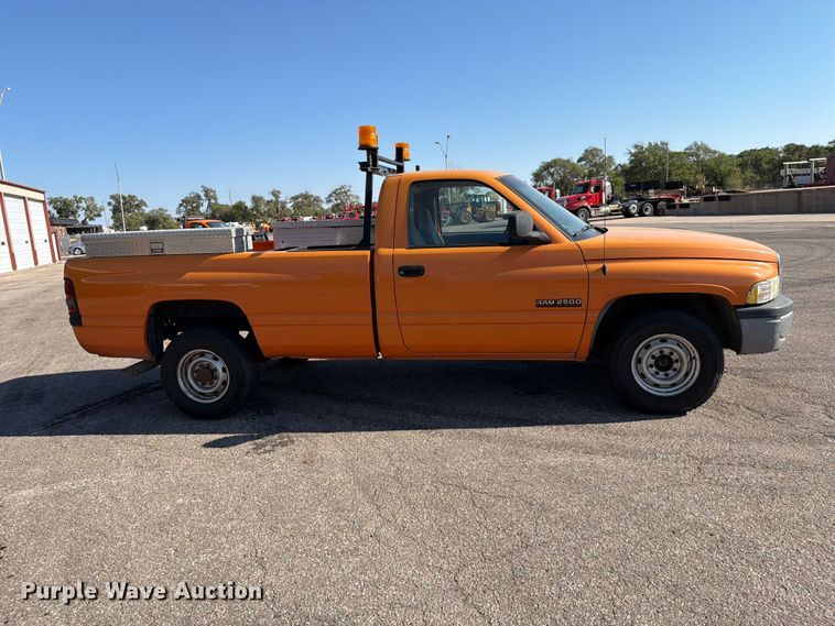 image for item EP7602 2001 Dodge Ram 2500 pickup truck