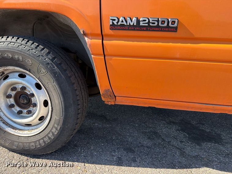image for item EP7602 2001 Dodge Ram 2500 pickup truck