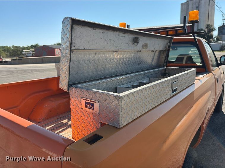 image for item EP7602 2001 Dodge Ram 2500 pickup truck