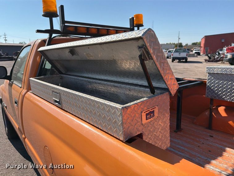 image for item EP7602 2001 Dodge Ram 2500 pickup truck