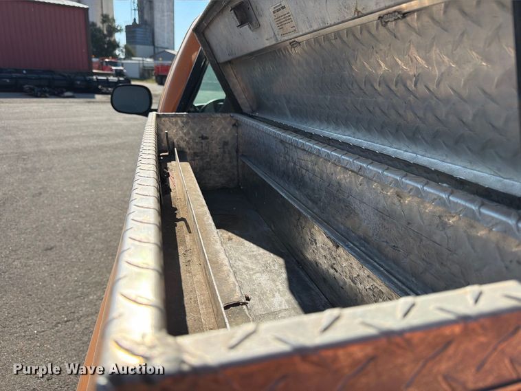 image for item EP7602 2001 Dodge Ram 2500 pickup truck