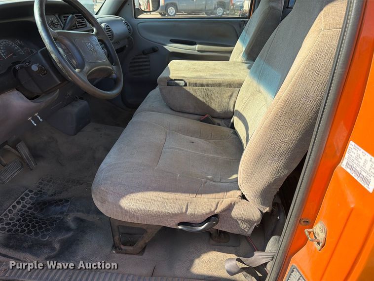 image for item EP7602 2001 Dodge Ram 2500 pickup truck