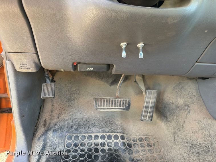 image for item EP7602 2001 Dodge Ram 2500 pickup truck