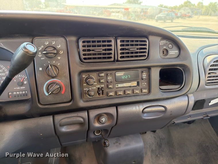 image for item EP7602 2001 Dodge Ram 2500 pickup truck