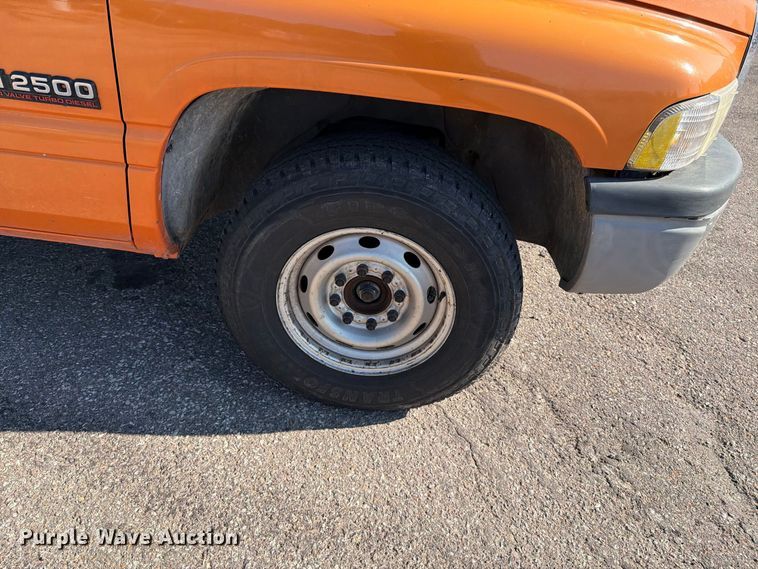image for item EP7602 2001 Dodge Ram 2500 pickup truck