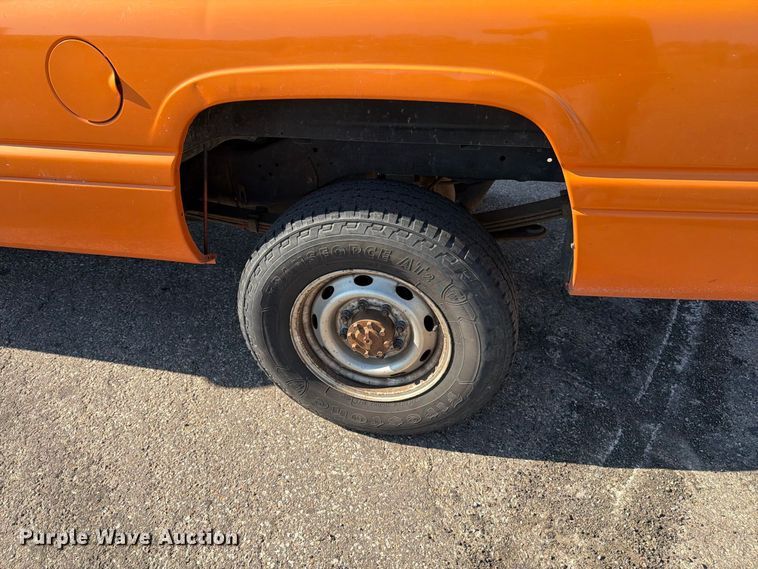 image for item EP7602 2001 Dodge Ram 2500 pickup truck