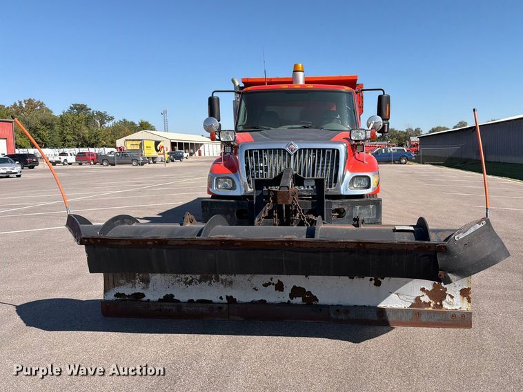 image for item EP7604 2007 International WorkStar 7400 dump truck