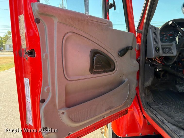 image for item EP7604 2007 International WorkStar 7400 dump truck
