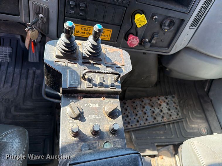image for item EP7604 2007 International WorkStar 7400 dump truck