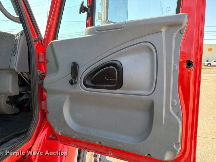 image for item EP7604 2007 International WorkStar 7400 dump truck