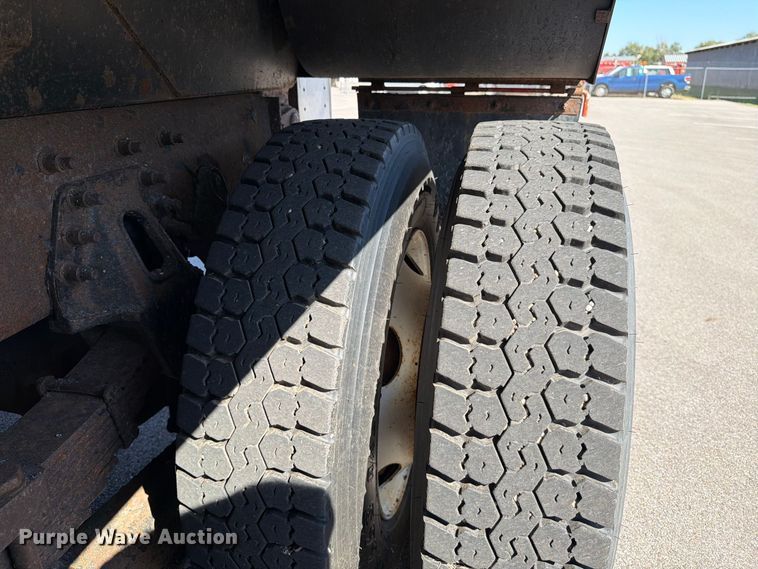 image for item EP7604 2007 International WorkStar 7400 dump truck