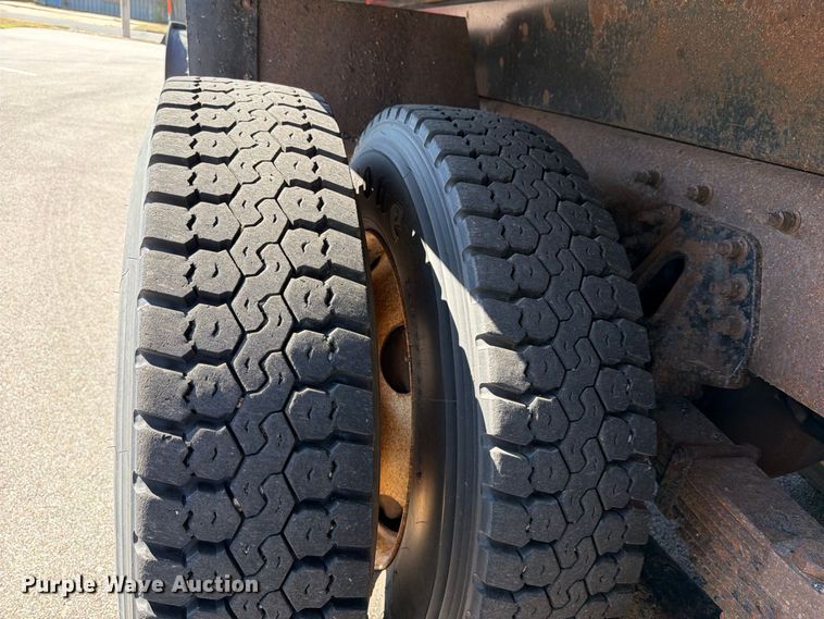 image for item EP7604 2007 International WorkStar 7400 dump truck