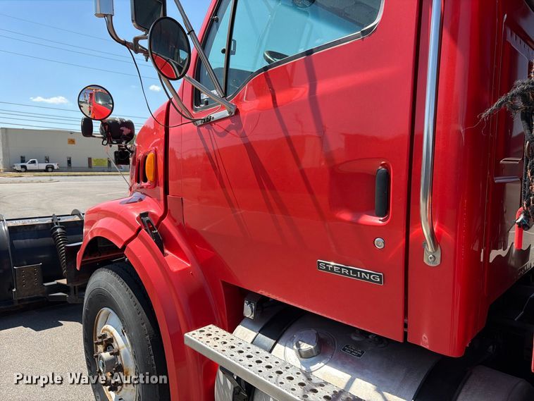 image for item EP7605 2009 Sterling L7500 dump truck