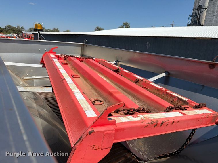 image for item EP7605 2009 Sterling L7500 dump truck