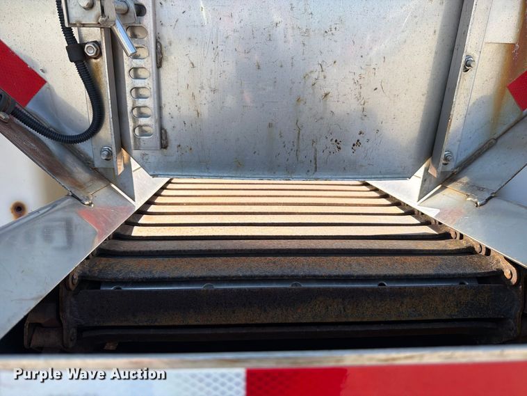image for item EP7605 2009 Sterling L7500 dump truck