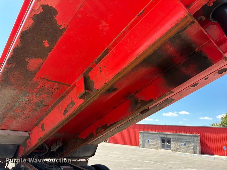 image for item EP7605 2009 Sterling L7500 dump truck