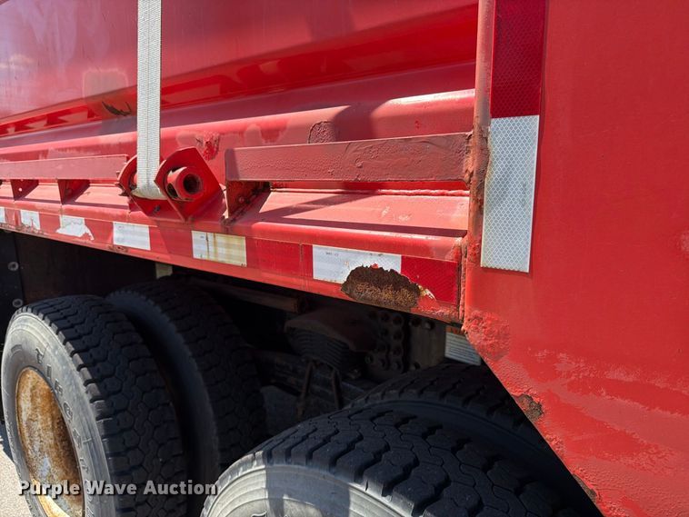 image for item EP7605 2009 Sterling L7500 dump truck