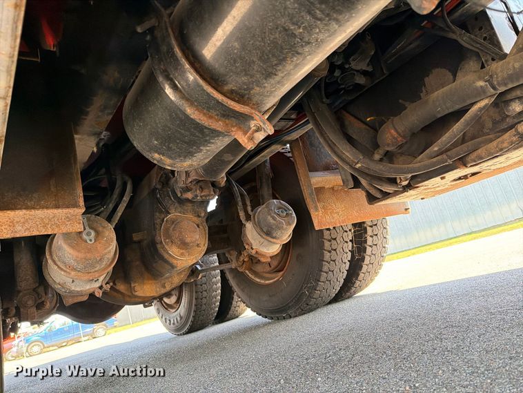 image for item EP7605 2009 Sterling L7500 dump truck