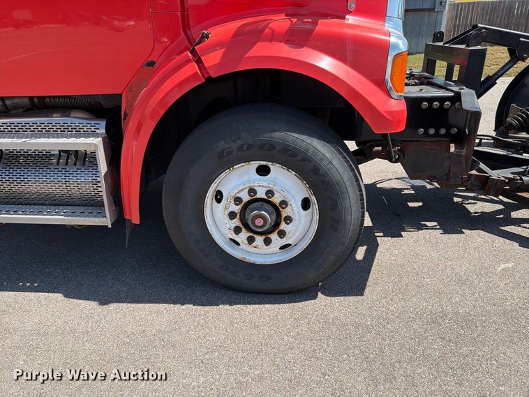 image for item EP7605 2009 Sterling L7500 dump truck