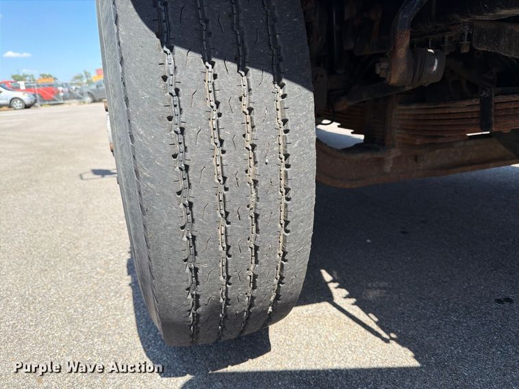 image for item EP7605 2009 Sterling L7500 dump truck