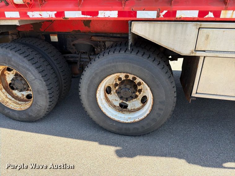 image for item EP7605 2009 Sterling L7500 dump truck