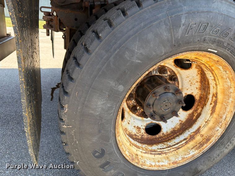 image for item EP7605 2009 Sterling L7500 dump truck