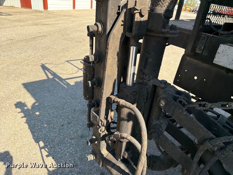image for item EP7606 1996 International 4700 oil distributor truck