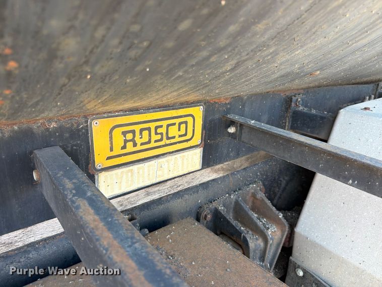 image for item EP7606 1996 International 4700 oil distributor truck