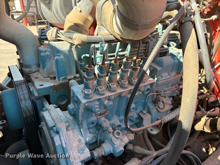 image for item EP7606 1996 International 4700 oil distributor truck