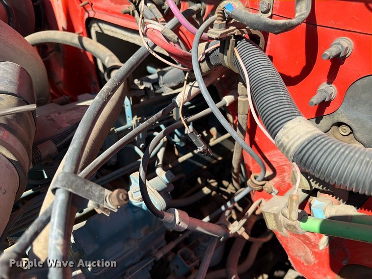 image for item EP7606 1996 International 4700 oil distributor truck
