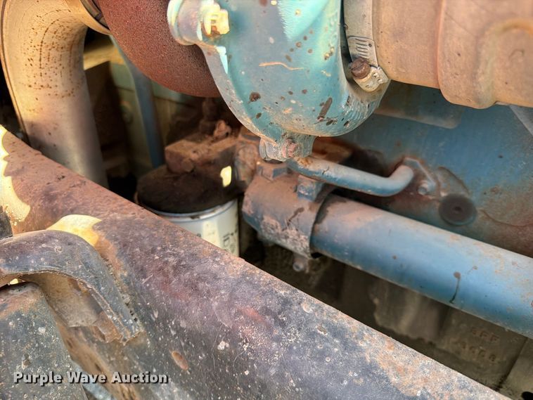 image for item EP7606 1996 International 4700 oil distributor truck