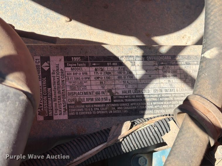image for item EP7606 1996 International 4700 oil distributor truck