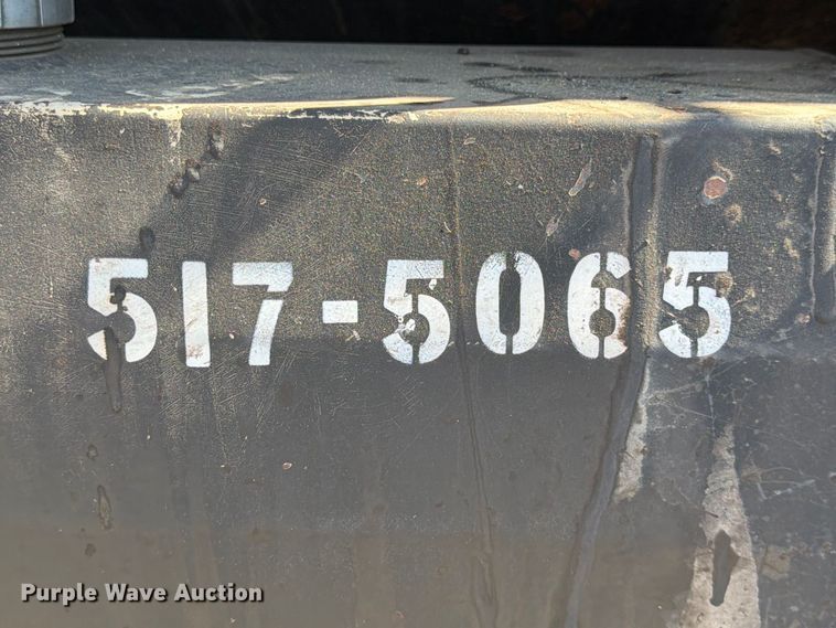 image for item EP7606 1996 International 4700 oil distributor truck