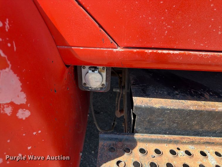 image for item EP7607 1996 International 4700 oil distributor truck