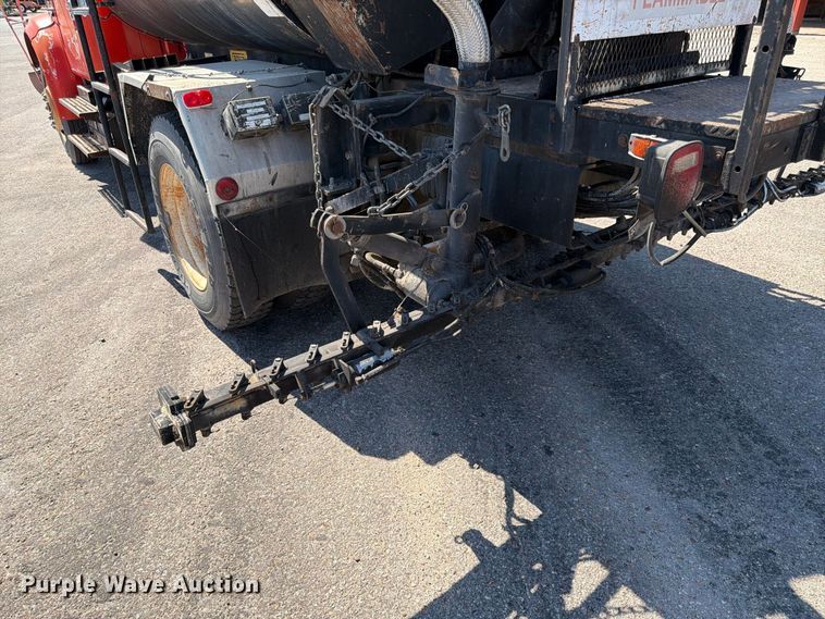 image for item EP7607 1996 International 4700 oil distributor truck