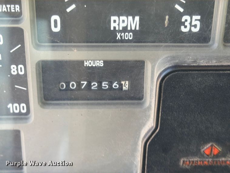 image for item EP7607 1996 International 4700 oil distributor truck