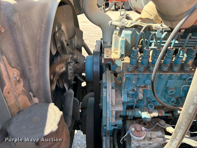 image for item EP7607 1996 International 4700 oil distributor truck
