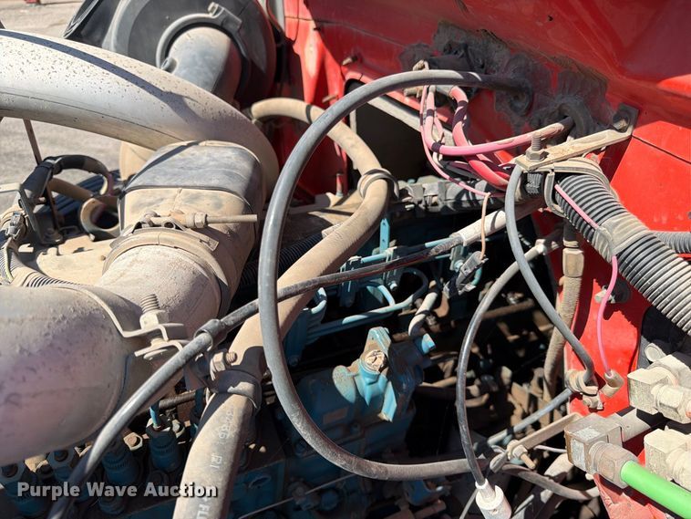 image for item EP7607 1996 International 4700 oil distributor truck